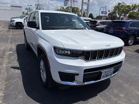 Used 2025 Jeep Grand Cherokee L Laredo RWD image 6