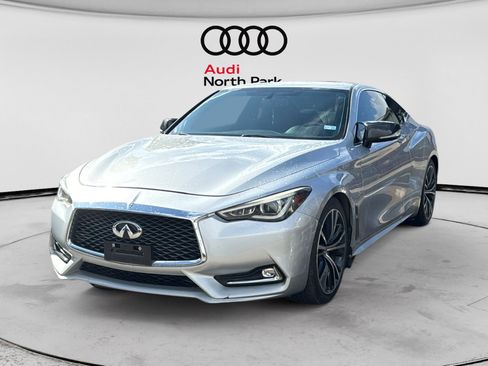 Used 2017 INFINITI Q60 3.0t w/ Premium Plus Package 3.0T RWD image 3