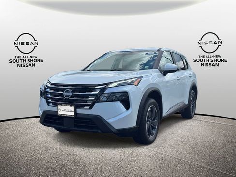 Certified 2025 Nissan Rogue SV AWD/4WD image 4
