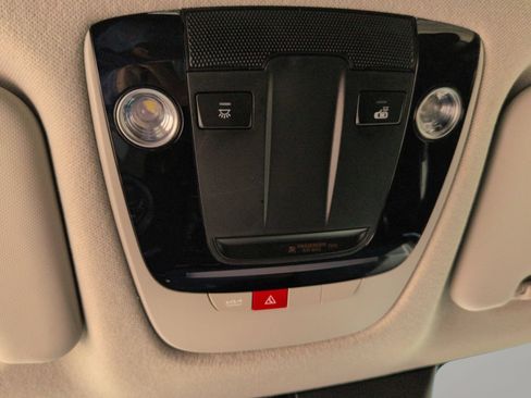 Used 2024 Kia Seltos EX FWD image 24