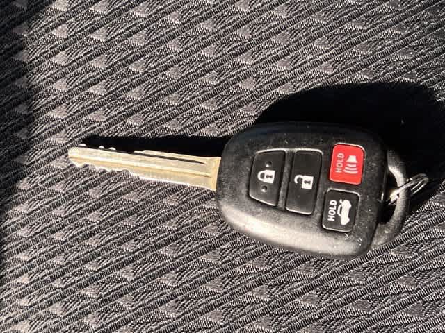 Used 2012 Toyota Camry SE FWD image 21