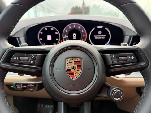 Certified 2024 Porsche Cayenne Coupe image 38