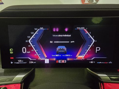 Used 2024 BMW 760i xDrive w/ Executive Package image 24