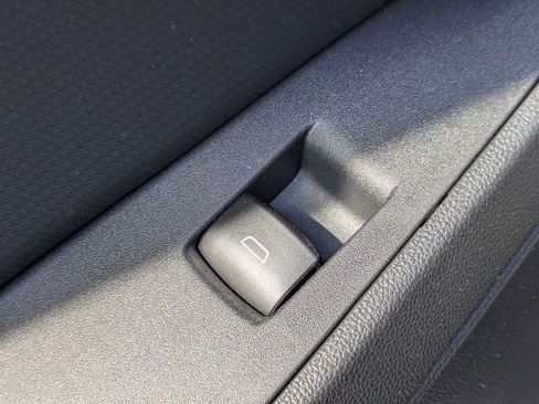 New 2026 Chevrolet Equinox LT image 23