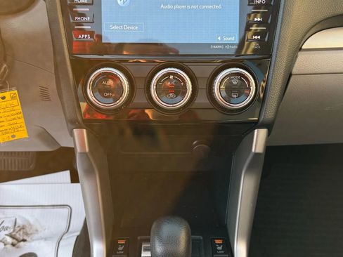 Used 2018 Subaru Forester 2.5i Premium w/ All-Weather Package image 17