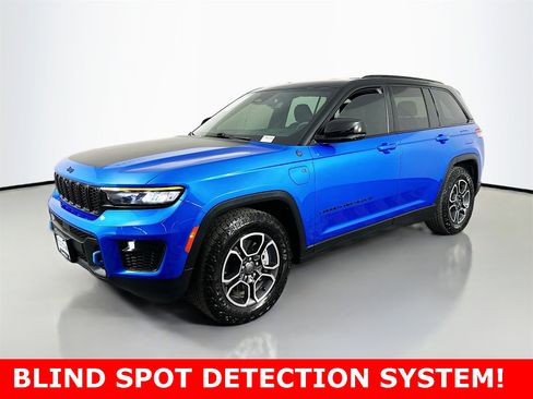 Used 2022 Jeep Grand Cherokee Trailhawk image 3