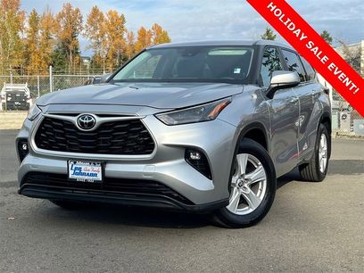 Used 2024 Toyota Highlander LE
