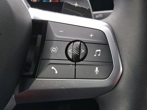 Used 2025 BMW 228i xDrive w/ Technology Package image 17