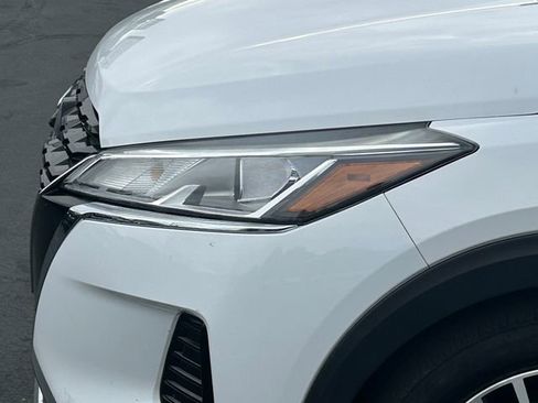 Used 2024 Nissan Kicks SV FWD image 12