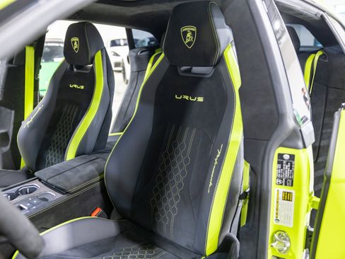 Used 2024 Lamborghini Urus Performante image 38