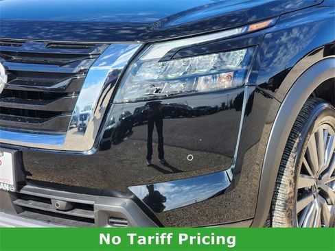 Certified 2025 Nissan Pathfinder SL w/ SL Premium Package image 6