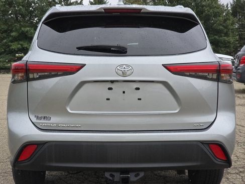 Used 2021 Toyota Highlander XLE FWD image 20