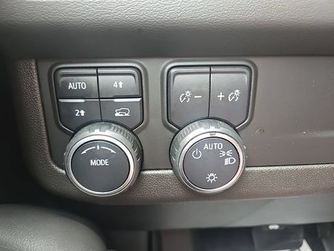 Used 2021 Chevrolet Tahoe RST w/ Luxury Package AWD/4WD image 45