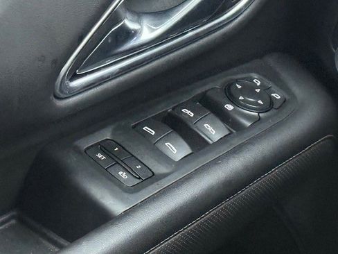 Used 2021 GMC Yukon XL SLT image 33