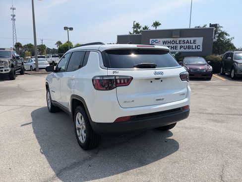 Used 2024 Jeep Compass Latitude AWD/4WD image 6