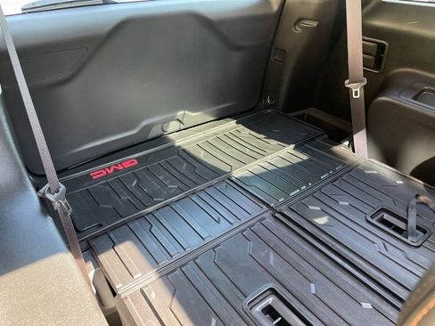 Used 2023 GMC Acadia AT4 w/ Technology Package image 17