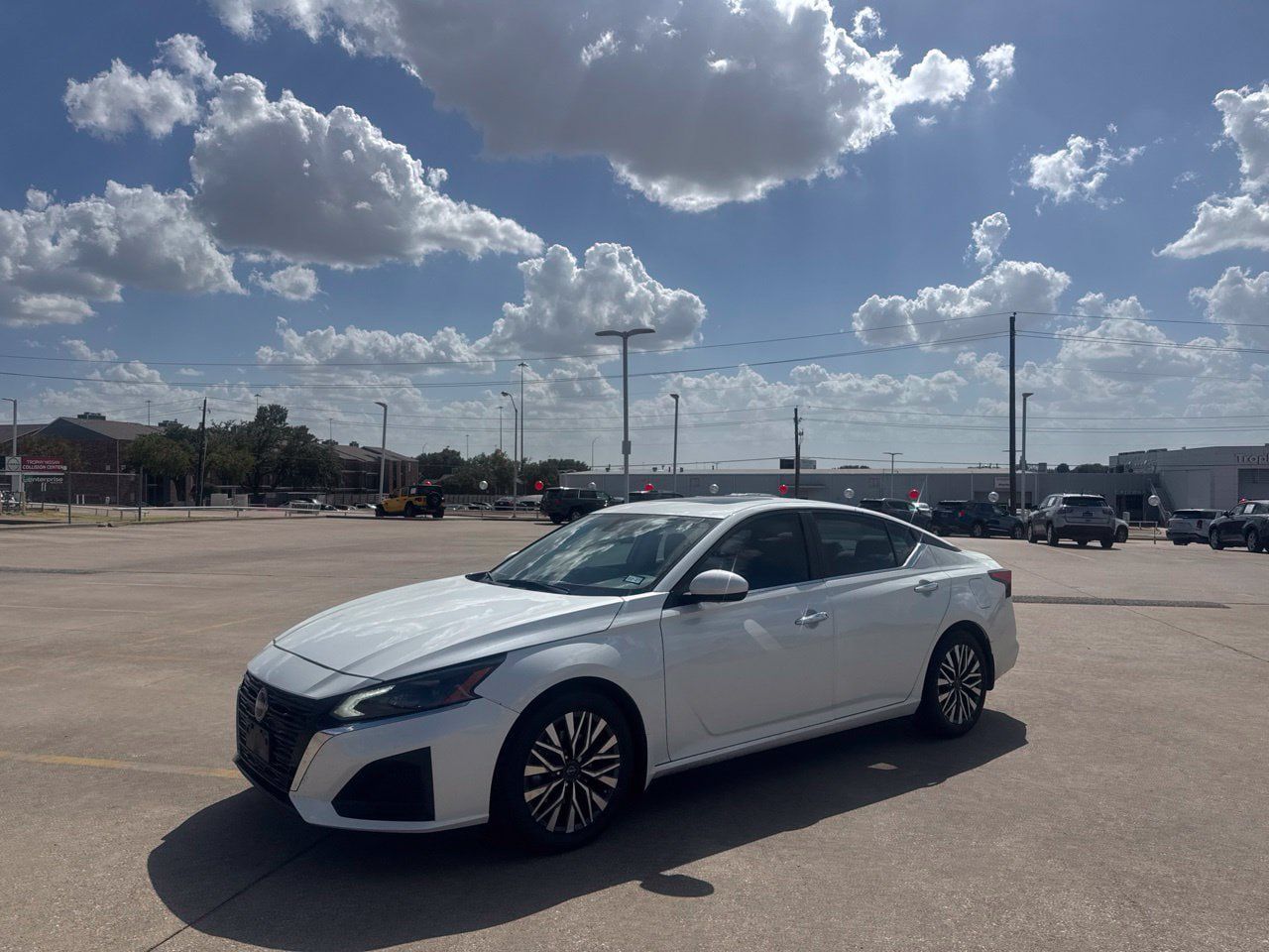Certified 2024 Nissan Altima 2.5 SV w/ SV Premium Package FWD image 10