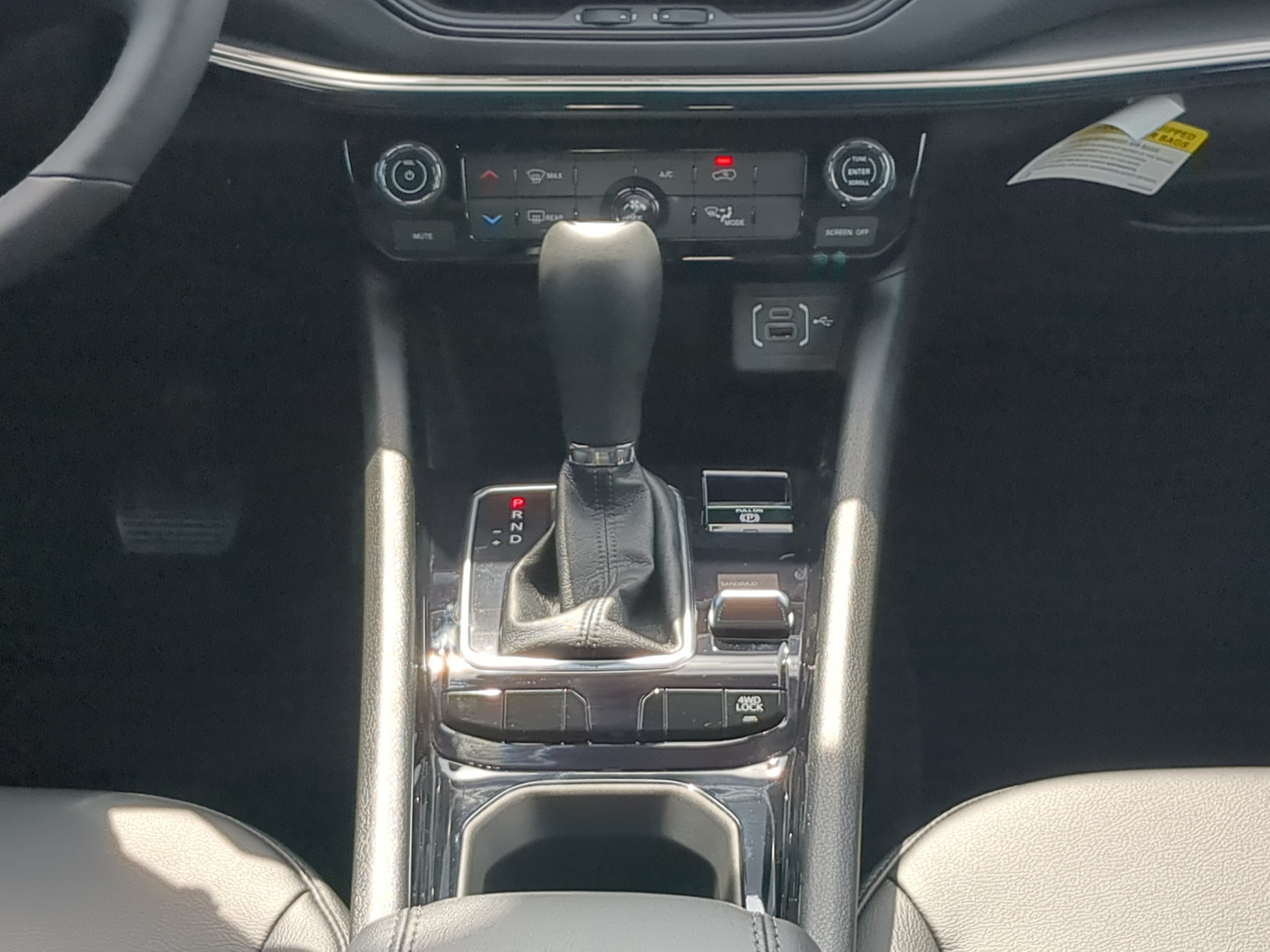 New 2026 Jeep Compass Latitude AWD/4WD image 17
