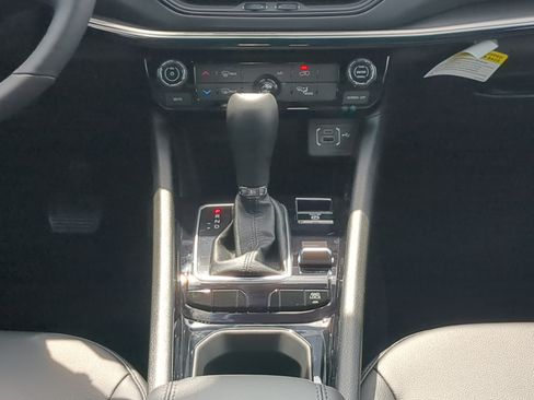 New 2026 Jeep Compass Latitude AWD/4WD image 17