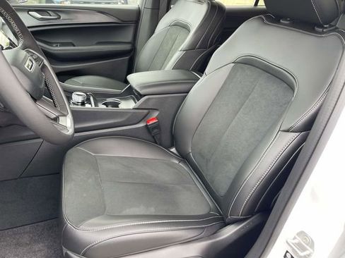 New 2025 Jeep Grand Cherokee L Altitude image 26