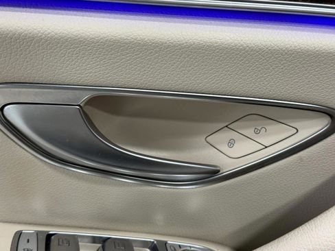 Used 2019 Mercedes-Benz E 300 4MATIC image 38