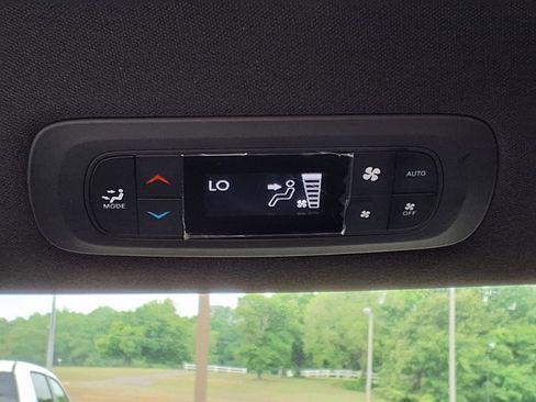 Used 2025 Chrysler Voyager LX FWD image 14