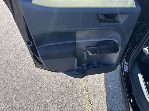 New 2025 Ford Maverick XL image 21