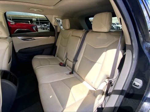 Used 2017 Cadillac XT5 Luxury w/ Driver Awareness Package FWD image 29