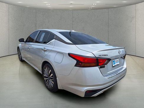 Used 2023 Nissan Altima 2.5 SV w/ SV Premium Package FWD image 3