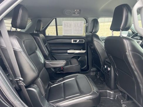 Used 2022 Ford Explorer XLT w/ Equipment Group 202A image 14