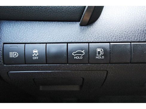 Used 2022 Toyota Camry LE image 19