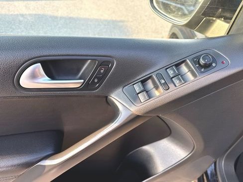 Used 2017 Volkswagen Tiguan S AWD/4WD image 22