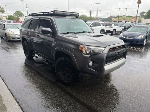 Used 2018 Toyota 4Runner TRD Off-Road AWD/4WD image 5