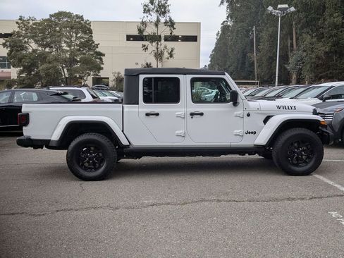 Used 2022 Jeep Gladiator Willys image 4