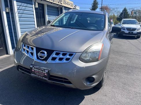 Used 2014 Nissan Rogue S w/ Convenience Package image 2