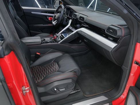 Used 2021 Lamborghini Urus AWD/4WD image 44