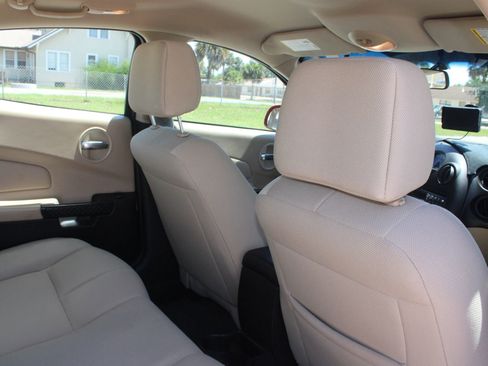 Used 2007 Pontiac Grand Prix FWD image 33