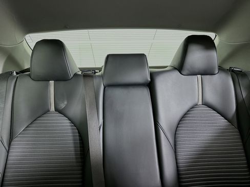 Used 2023 Toyota Camry SE image 30