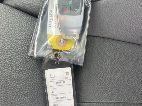 Used 2024 Mercedes-Benz GLB 250 250 image 38