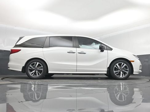 Used 2021 Honda Odyssey Touring image 16