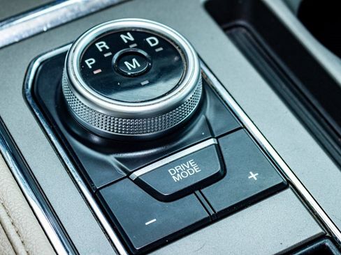 Used 2021 Ford Expedition XLT image 17