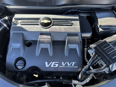 Used 2010 Chevrolet Equinox LT image 18