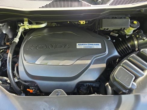Used 2017 Honda Pilot EX image 16