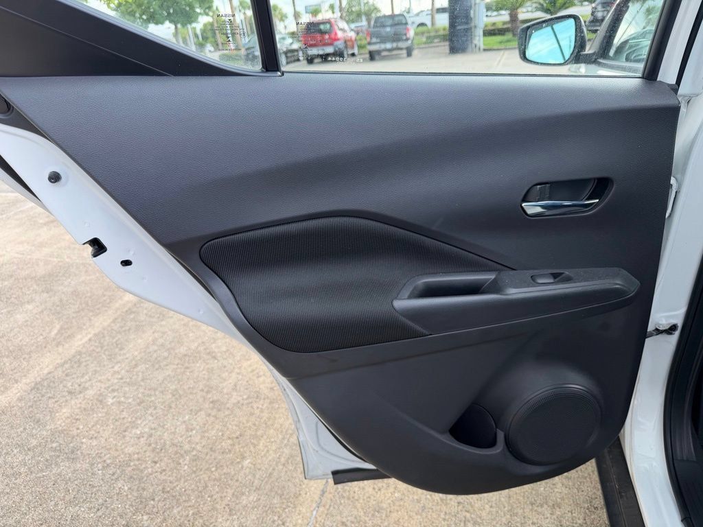 Used 2022 Nissan Kicks SV FWD image 12