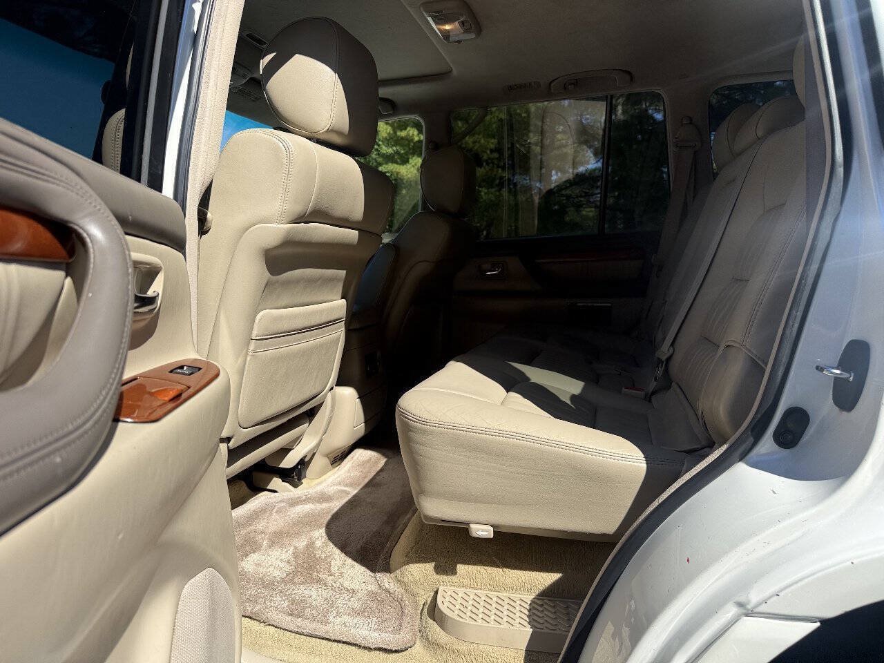 Used 2005 Lexus LX 470 4WD w/ Preferred Accessory Pkg image 42