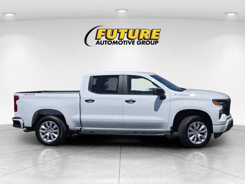 Used 2025 Chevrolet Silverado 1500 Custom AWD/4WD image 3