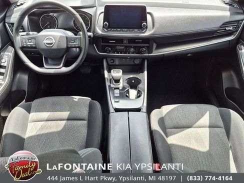 Used 2025 Nissan Rogue SV FWD image 27