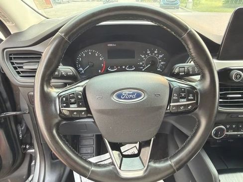 Used 2022 Ford Escape SE w/ Convenience Package FWD image 15