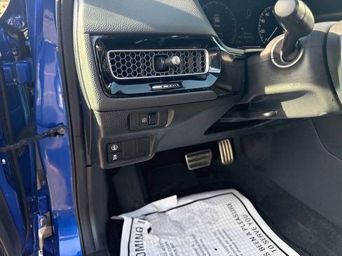 Used 2023 Honda Civic Sport image 19