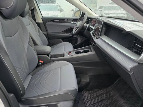 New 2026 Volkswagen Tiguan SE AWD/4WD image 30
